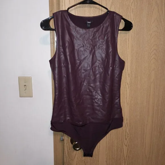 Express Burgundy Sleeveless Bodysuit - Picture 4 of 9